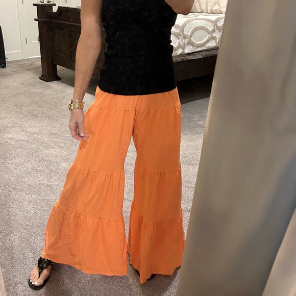Brand new! Light weight, flowy pants - Picture 2 of 12
